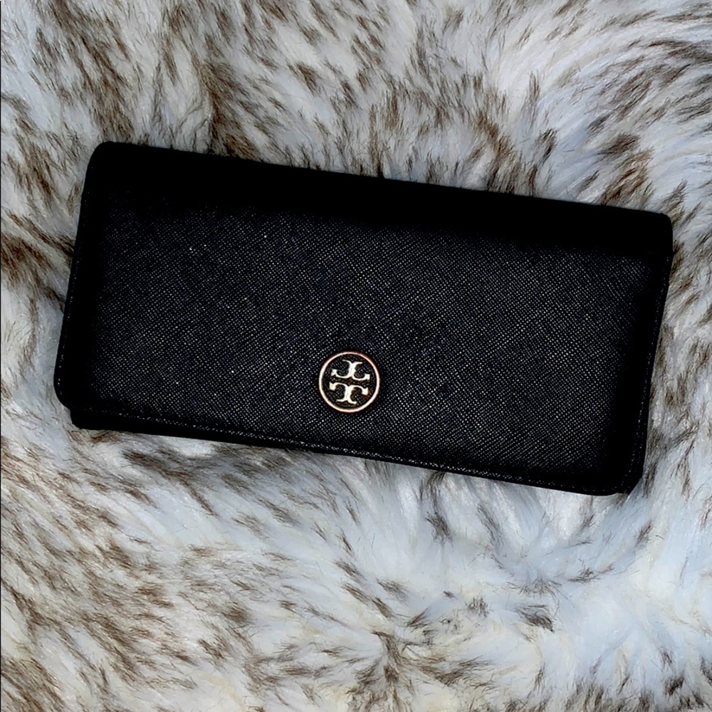 Tory Burch wallet.